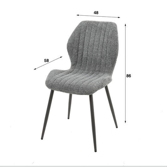 Sandfarbener Rider Stuhl von lefurn.de mit ergonomischem Design und Holzbeinen, ideal für Esszimmer und Arbeitsbereich.