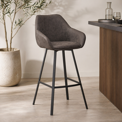 Moderner Barstuhl Vela von lefurn.de mit Holzsitz und schwarzem Metallgestell, ideal für Bar- oder Küchenbereich