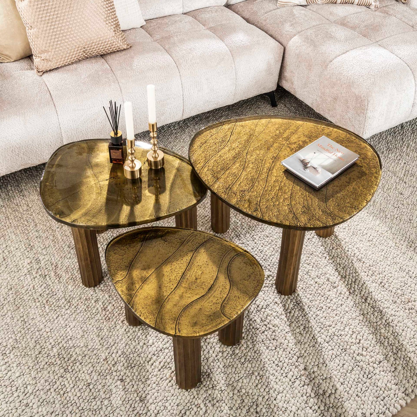Moderner Couchtisch Eclipse 1 S aus Holz mit hellbrauner Oberfläche, stilvoll im Wohnzimmer platziert
