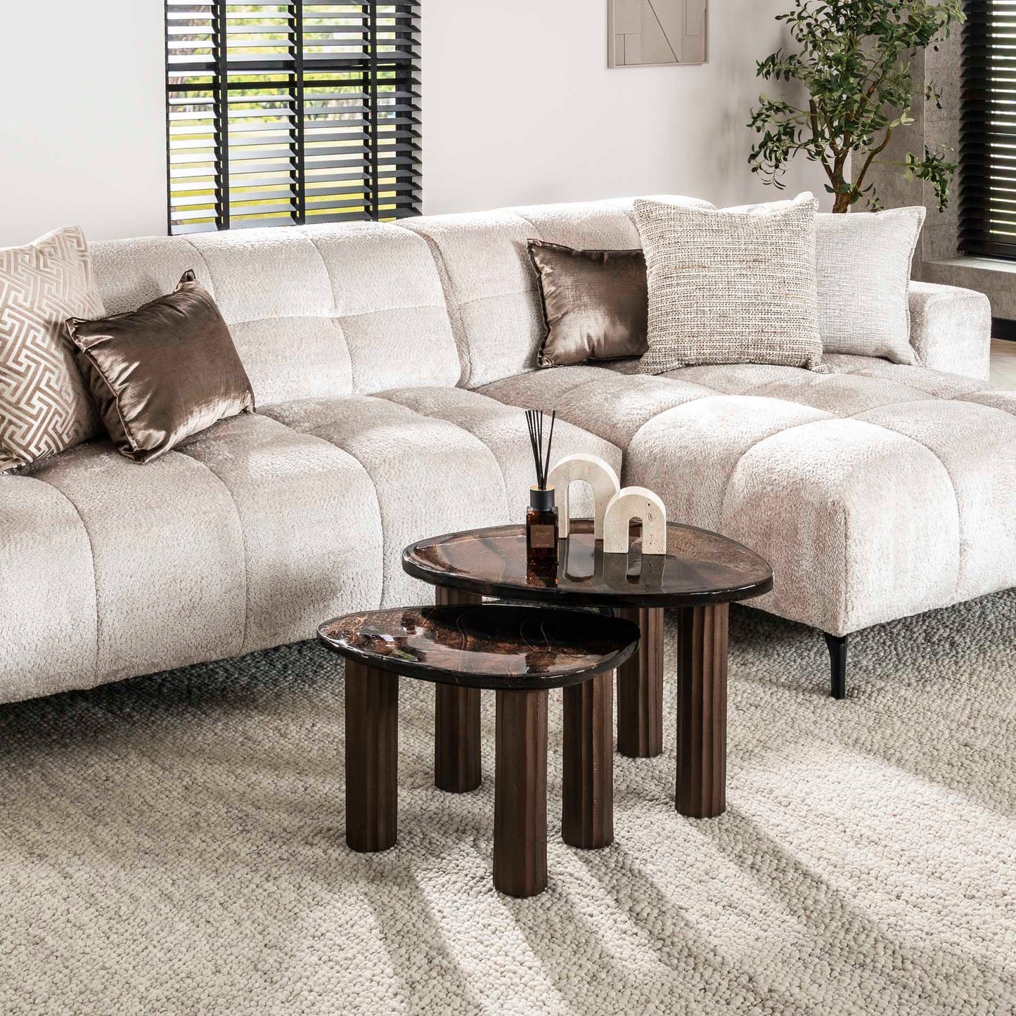 Moderner Couchtisch Eclipse 1 M aus Holz mit glatter Oberfläche, stilvolles Möbelstück in hellem Naturholzton.
