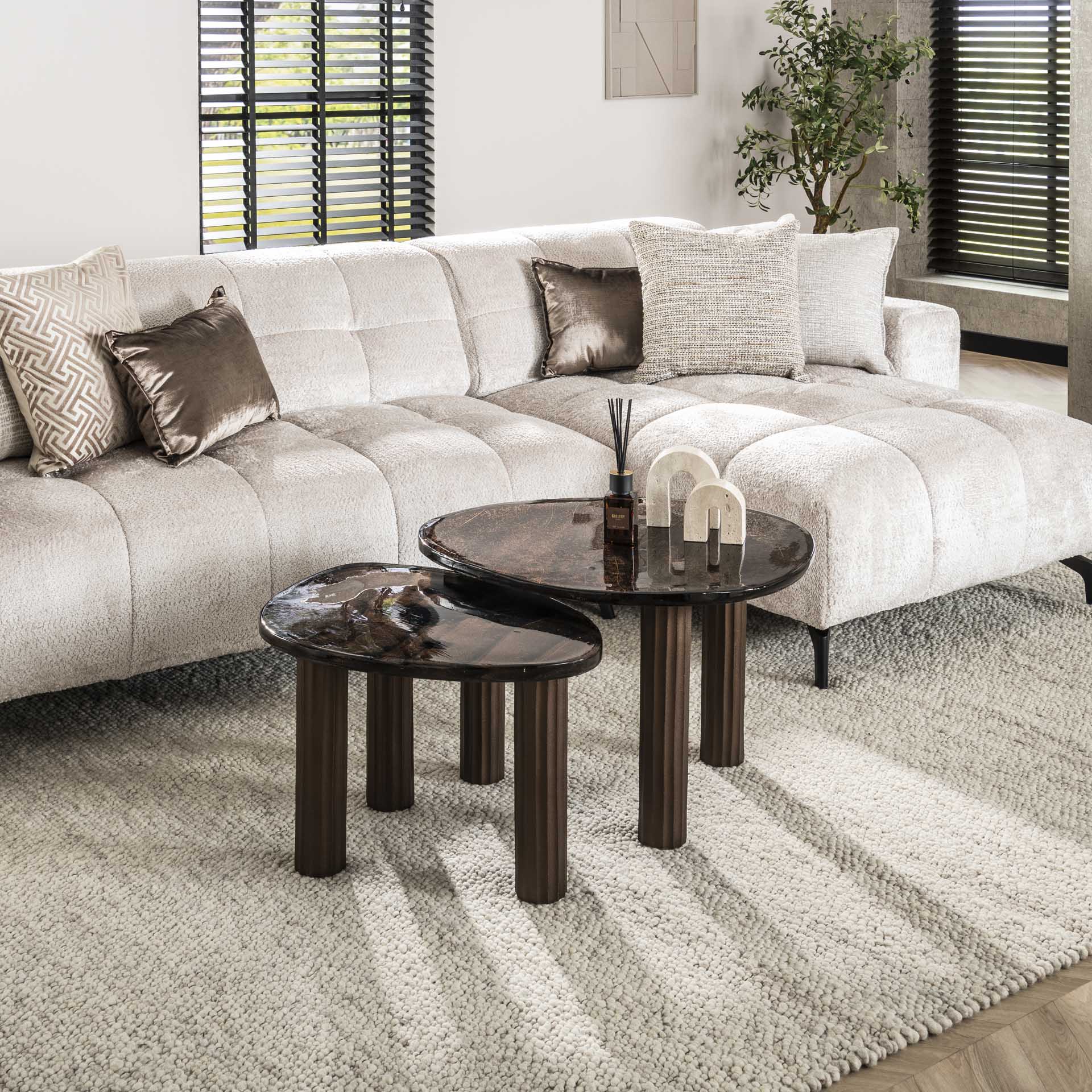Moderner Couchtisch Eclipse 1 M aus Holz in hellem Finish, stilvoller Wohnzimmertisch von lefurn.de.