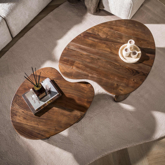 Moderner Couchtisch Mova von lefurn.de mit hellem Holzdesign und quadratischer Form, perfekt für das Wohnzimmer.