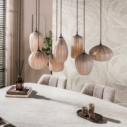 Moderne Hängelampe Altura 4+3F von lefurn.de mit weißen Glaslampen und schwarzem Metallrahmen, ideal für Esszimmer und Wohnzimmer