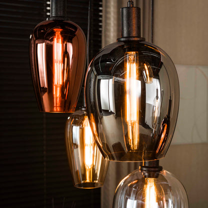 Hängelampe Amfora von lefurn.de mit modernem Design, sichtbarer Lampenschirm aus Metall und dekorativen Details.