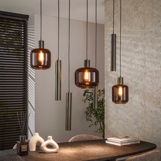 Hängelampe Bronza 4+3F von lefurn.de mit goldfarbenen Metalllampenschirmen und verspiegeltem Design, sichtbar an der Decke montiert