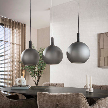 Hängelampe Bubble Frosted von lefurn.de mit gläsernem, mattiertem Design, ideal für moderne Wohnräume, sichtbar in der Abbildung.