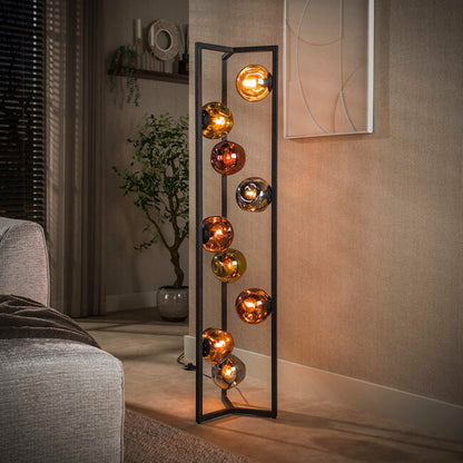 Moderne Stehlampe Stellar 9L von lefurn.de mit stilvollem Design und eleganter Lichtquelle, ideal für Wohnzimmer und Esszimmer.