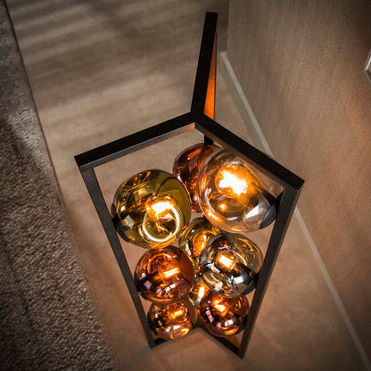 Moderne Stehlampe Stellar 9L von lefurn.de mit eleganter Gestaltung und warmem Licht, ideal für Wohnzimmer oder Schlafzimmer.