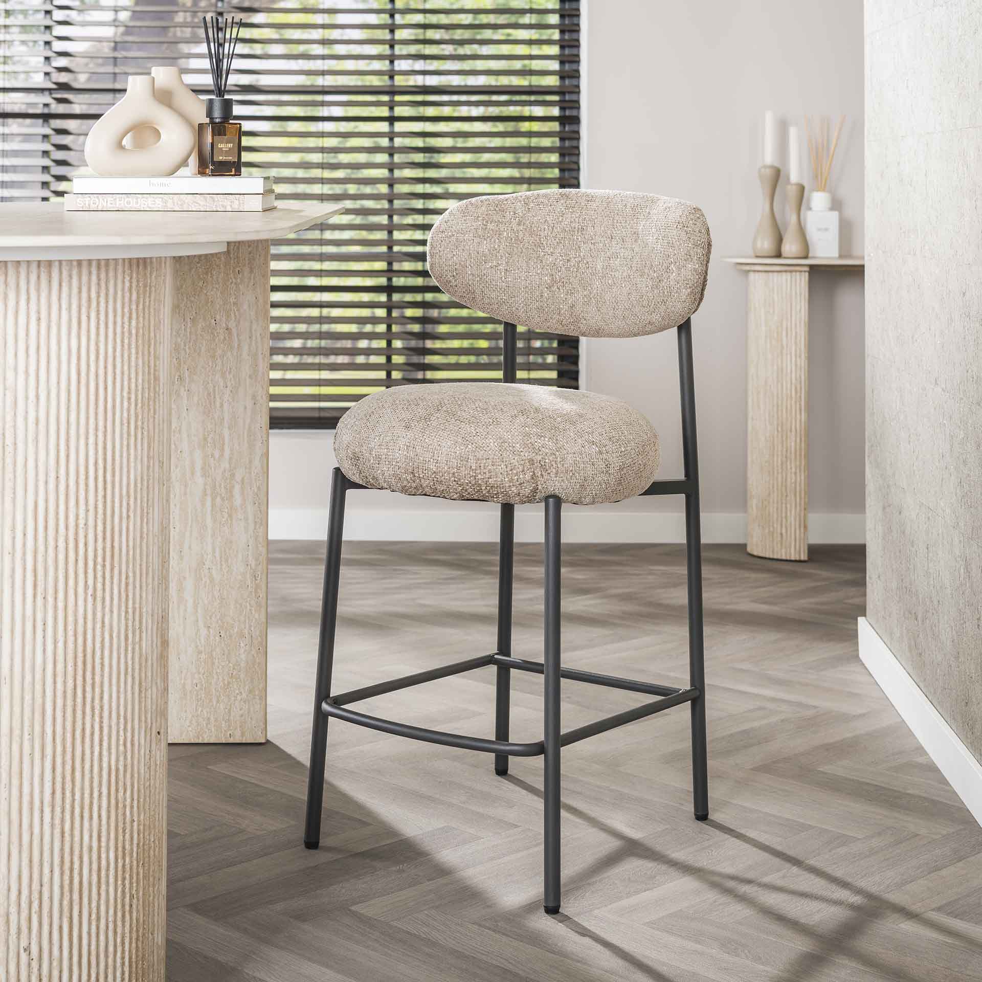 Heller Barstuhl Romano von lefurn.de 