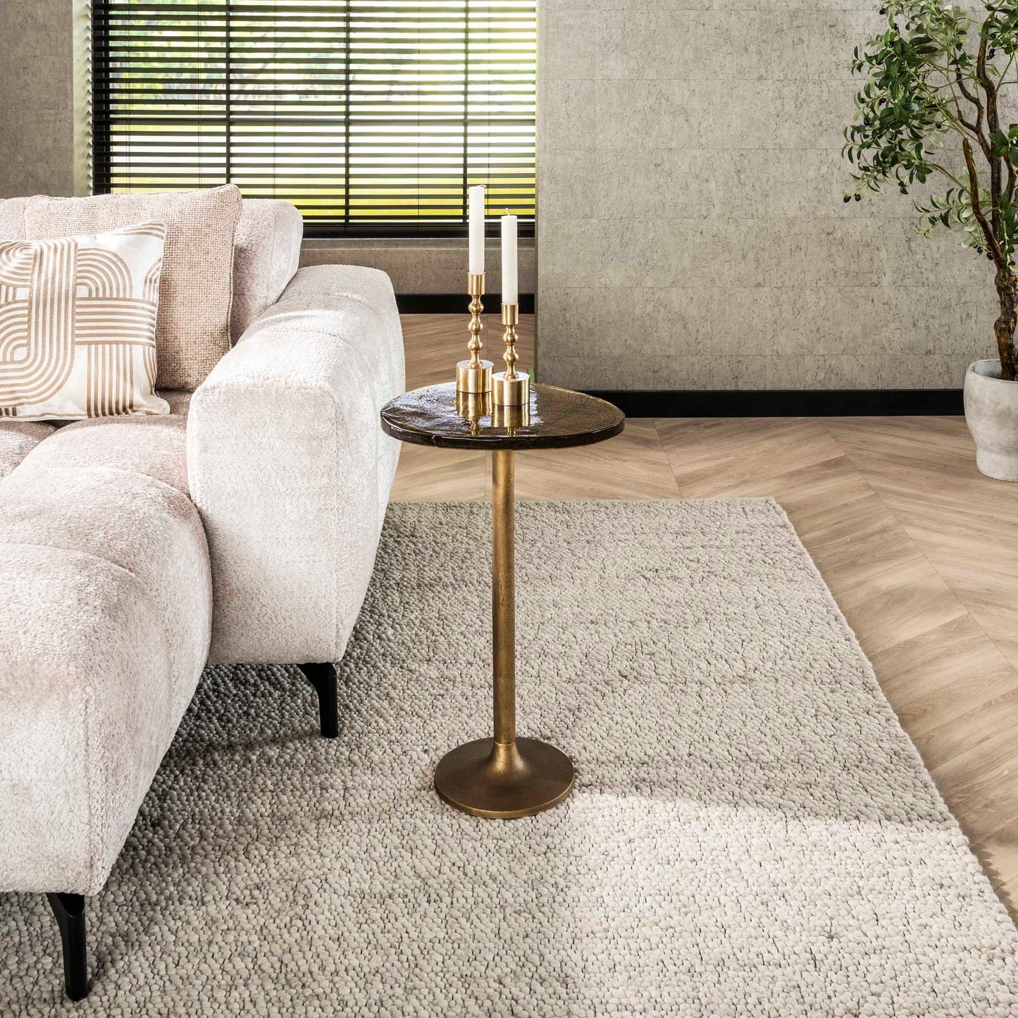 Kleiner Beistelltisch Eclipse L von lefurn.de 