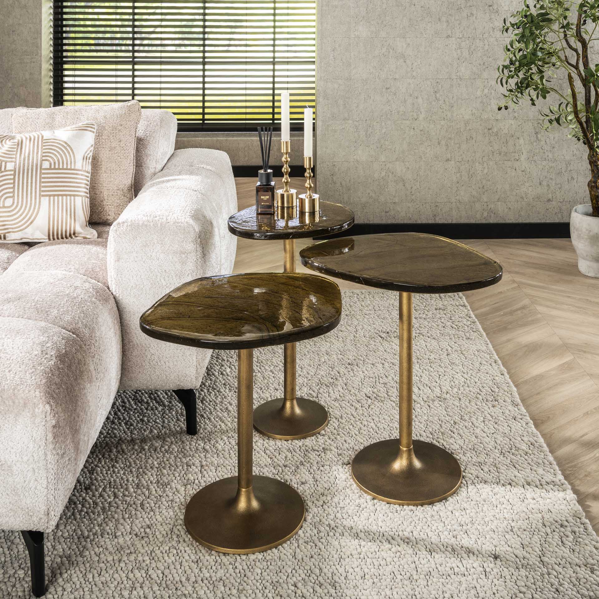 Goldener Beistelltisch Eclipse S von lefurn.de mit modernem Design und eleganter runder Tischplatte.