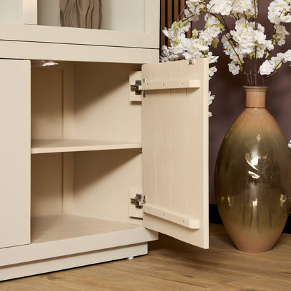 Buffetschrank Brussel Sand von lefurn.de, moderner Stauraumschrank mit Sandfarbenes Finish und eleganten Design.