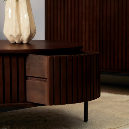 Brauner Couchtisch Madison von lefurn.de mit modernem Design und Holzoptik, ideal für Wohnzimmermöbel.