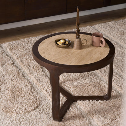 Heller Couchtisch Morris 60 aus Holz mit modernem Design, von lefurn.de, auf weißem Hintergrund.