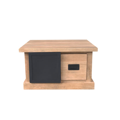 Moderner Couchtisch Noa von lefurn.de mit elegantem Holzdesign und quadratischer Form, ideal für Wohnzimmermöbel
