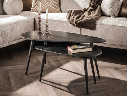 Moderner Couchtisch aus Keramik in Nierenform, von lefurn.de, mit glatter Oberfläche und eleganter Optik.