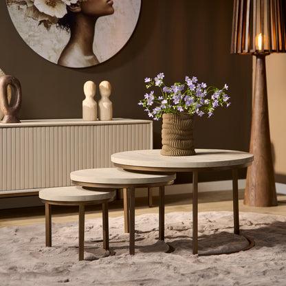 Couchtisch Set Madison Sand von lefurn.de, modernes und elegantes Wohnzimmermöbel mit sandfarbener Oberfläche, stilvolle Dekoration.