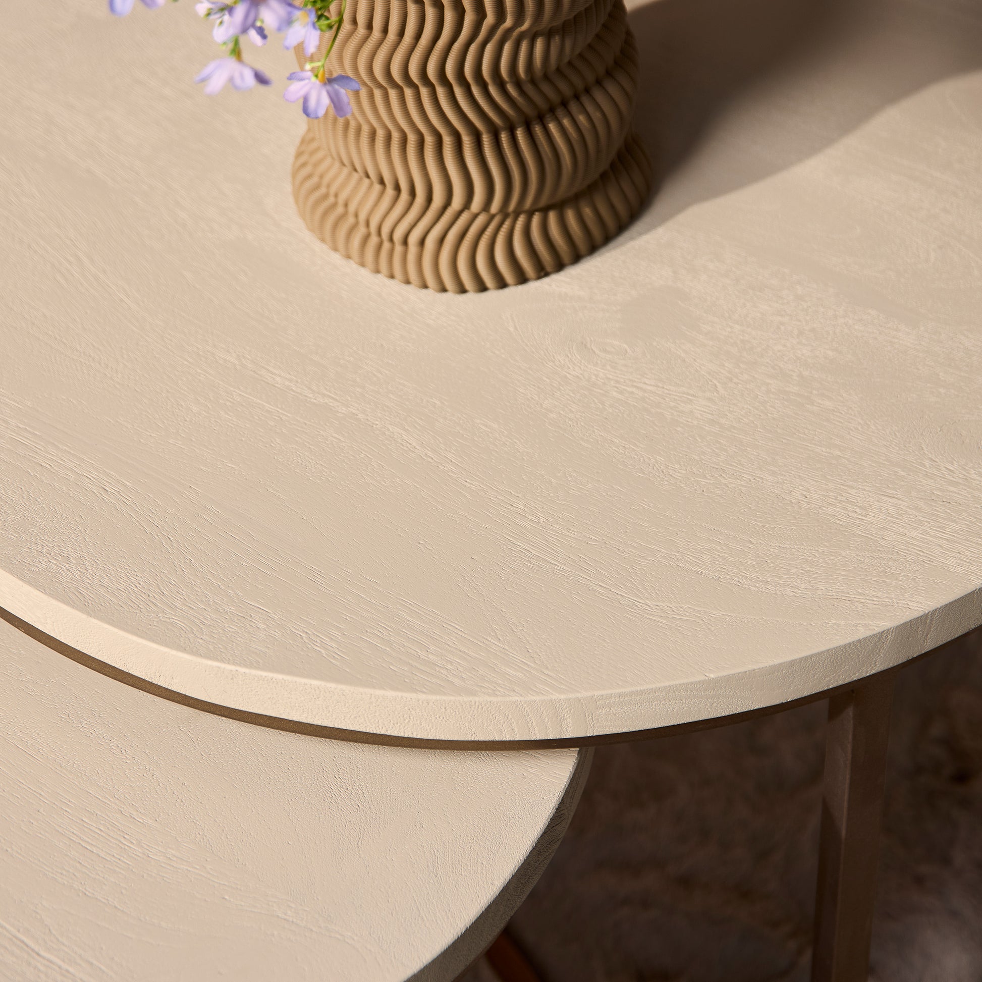 Couchtisch-Set Madison Sand von lefurn.de mit modernem Design und hellem Sand-Finish, ideal für das Wohnzimmer.