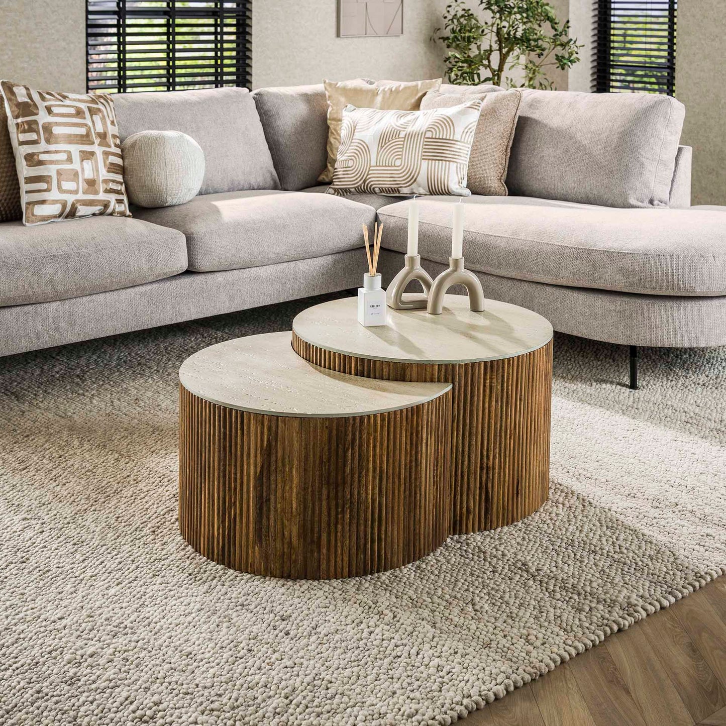 Modell des Couchtisch Sets Nuovo Travertin Sphere von lefurn.de
