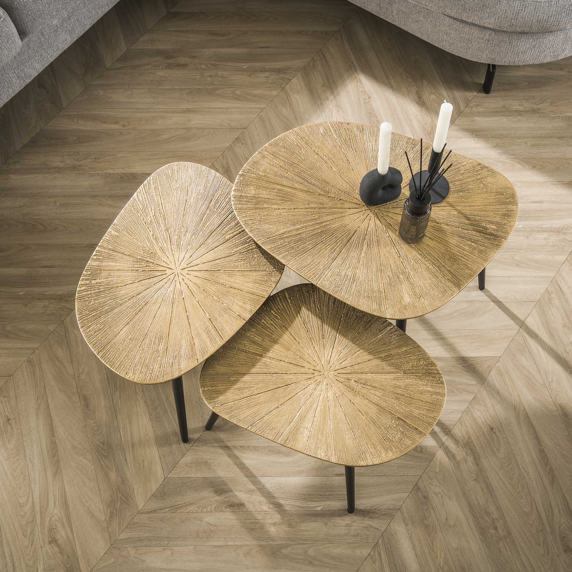 Viereckiger Couchtisch Set Ray von lefurn.de mit modernem Design und Holzoberfläche, ideal für Wohnzimmerdekoration.
