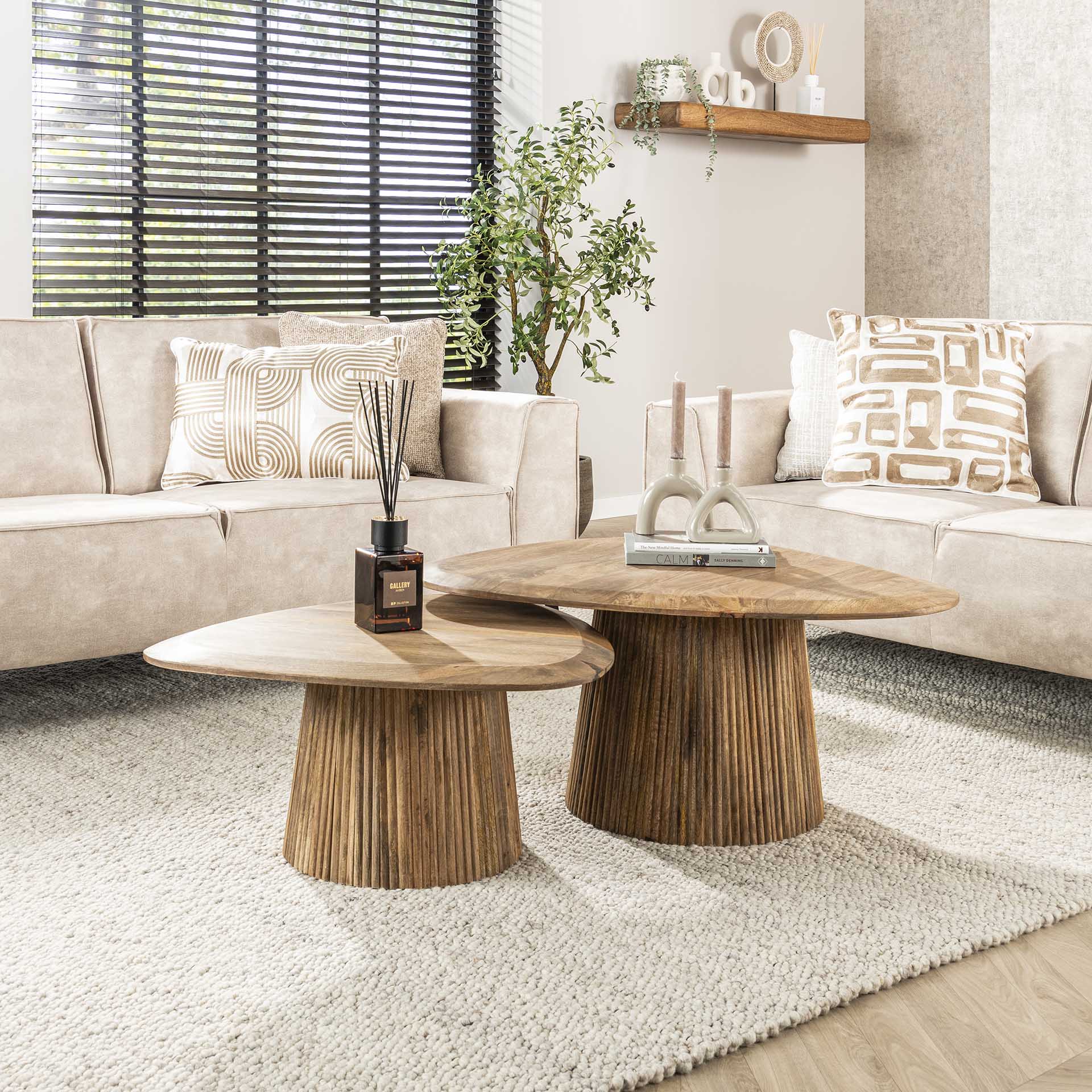 Dreieckiger Couchtisch im Set Wave von lefurn.de