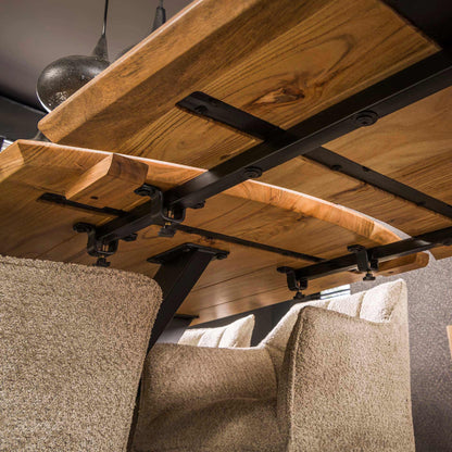 Ausziehbarer Esstisch von lefurn.de mit hellem Holzdesign und Platz für mehrere Personen, ideal für Esszimmer.