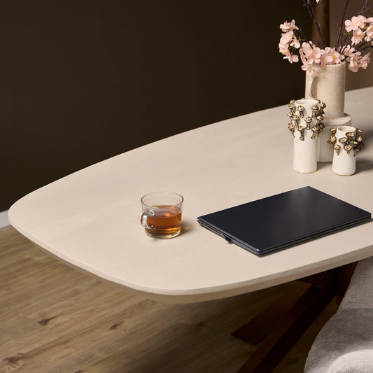 Vorgeschmack auf den Esstisch Madison Sand von lefurn.de, rechteckiger Esstisch mit Sandfarbenem Holzdesign.