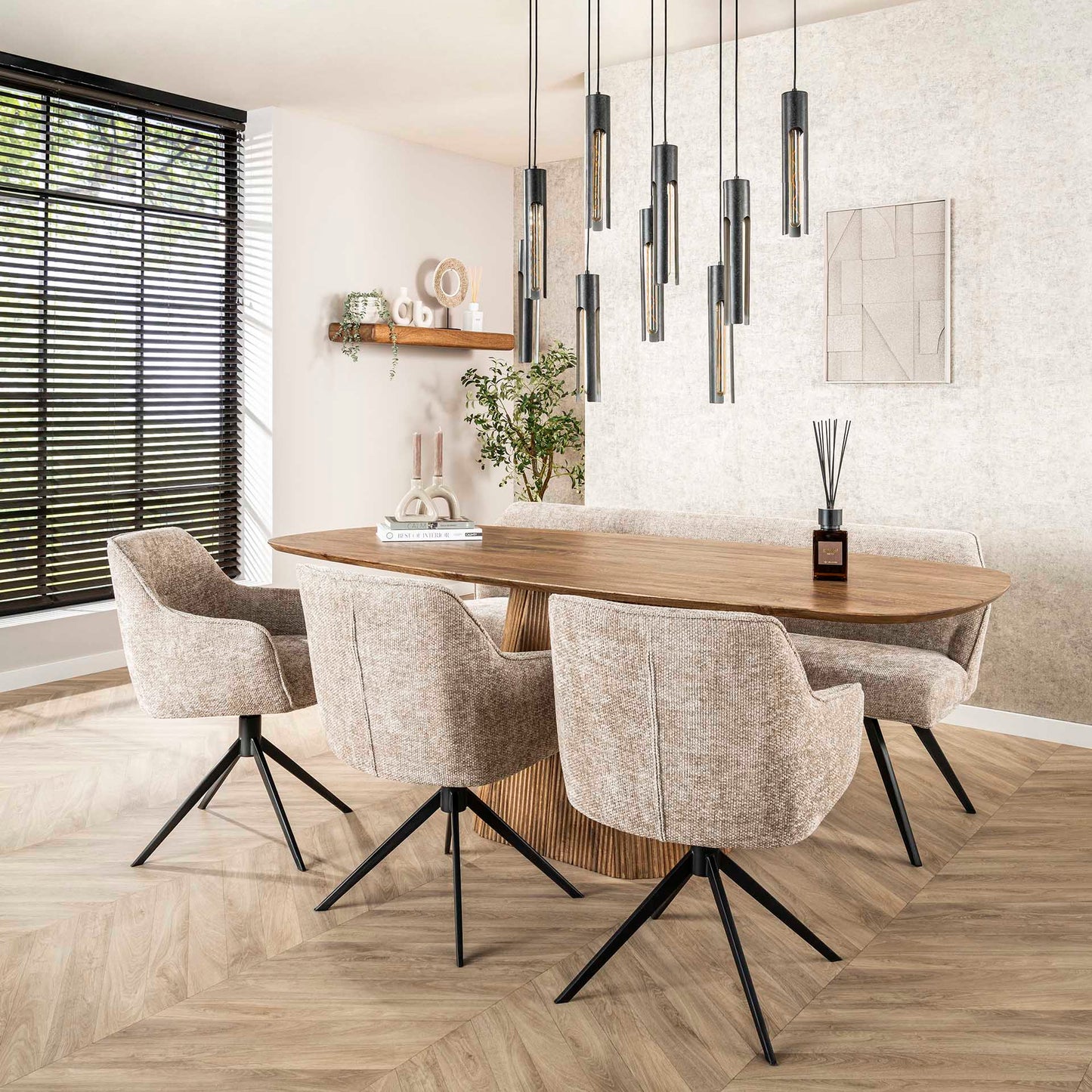 Moderner Esstisch Wave Säule 215 von lefurn.de mit glatter Oberfläche und stabilem Design für gemütliche Essbereiche.