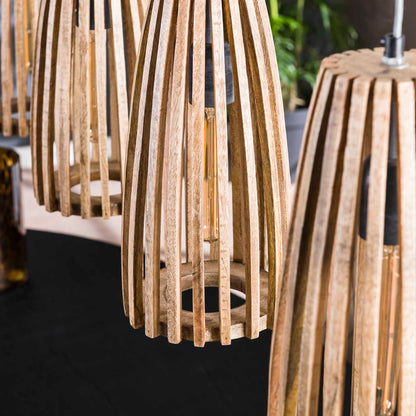 Moderne Hängelampe Launch von lefurn.de mit elegantem Design und warmem Licht in einem stilvollen Raum.