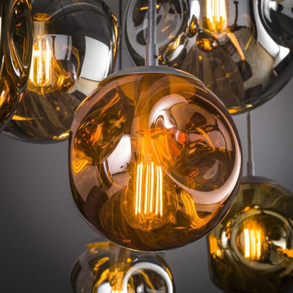 Hängelampe Stellar 4+3 von lefurn.de mit modernen weißen Lampenschirmen und schwarzen Metallarmen, ideal für Esszimmer oder Wohnzimmer