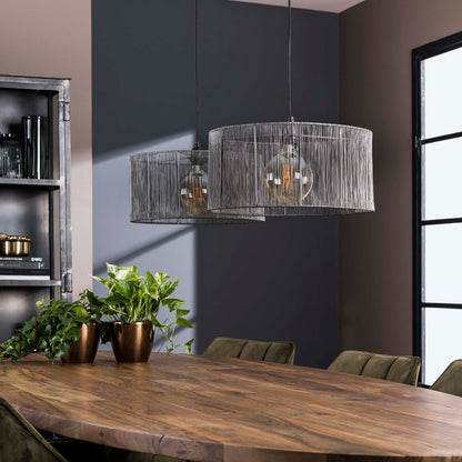 Hängelampe Stringshade von lefurn.de mit filigraner Lampenschirm aus Stoff, moderner Beleuchtungsstil, stilvoll für Wohnzimmer.