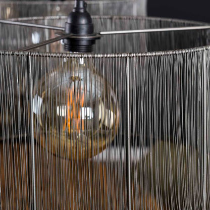 Hängelampe Stringshade von lefurn.de mit weißem Stoffschirm und schwarzem Kabel, moderne Beleuchtung für Wohnzimmer.
