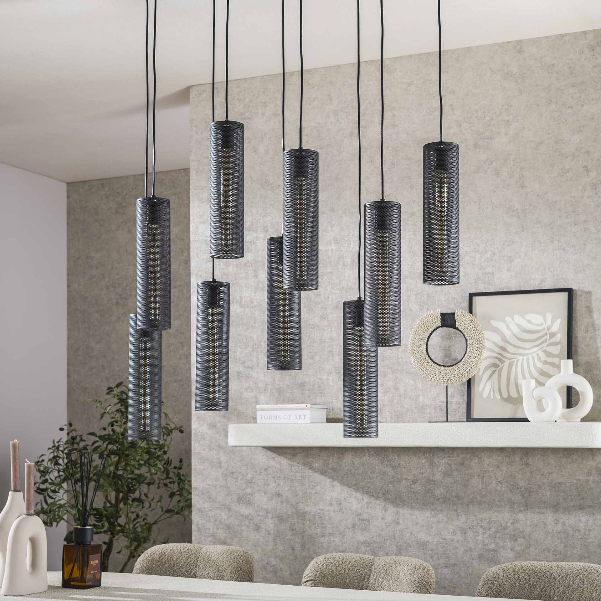 Hängelampe Tube Mesh 9L von lefurn.de, moderne Deckenleuchte mit Mesh-Design, sichtbar an der weißen Hängelampe.