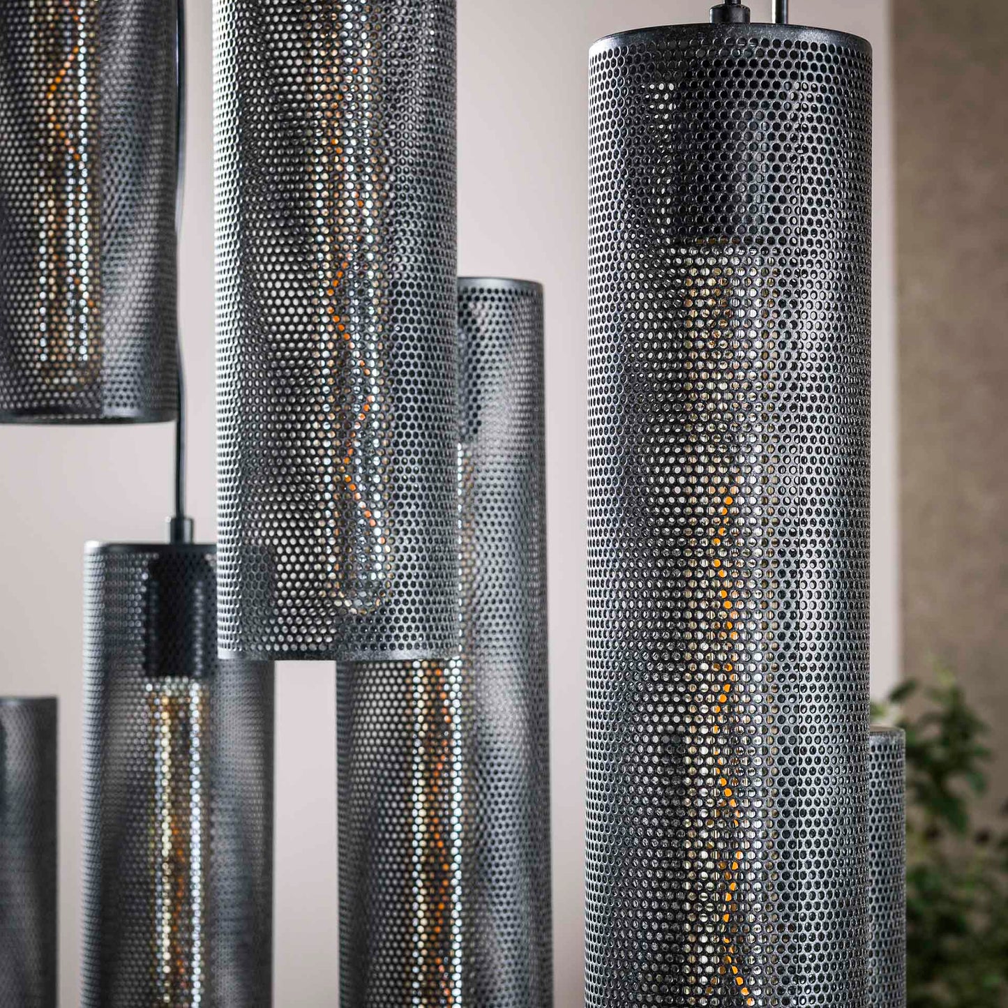 Hängelampe Tube Mesh 9L von lefurn.de, moderne Pendelleuchte mit Mesh-Design, ideal für Esszimmer oder Wohnzimmer.
