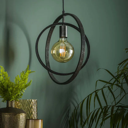 Hängelampe Turn 1L von lefurn.de mit modernem Design, schwarzer Metallfassung 