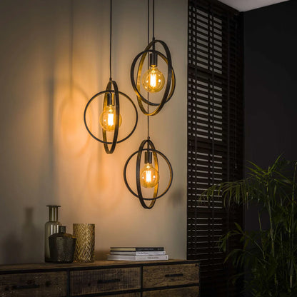 Hängelampe Turn 3L von lefurn.de mit drei Lampenschirmen aus Metall, modernes Design für Wohnzimmer oder Essbereich