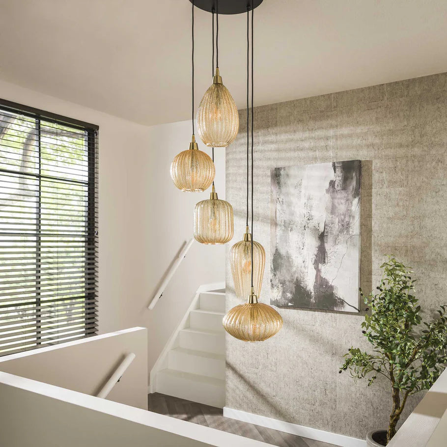 Moderne V-Shape Hängelampe von lefurn.de mit fünf Leuchten, stilvolles Design für Wohnzimmer und Essbereich.