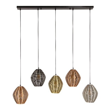 Hängelampe Web Mix von lefurn.de mit einem dekorativen, modernen Design und mehreren Lampenschirmen in einem stilvollen Wohnzimmer.
