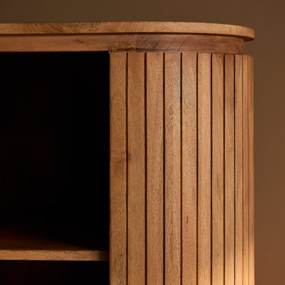 Hochschrank Solana Natur von lefurn.de, eleganter Wandschrank mit Holzoptik, Stauraum und modernem Design.