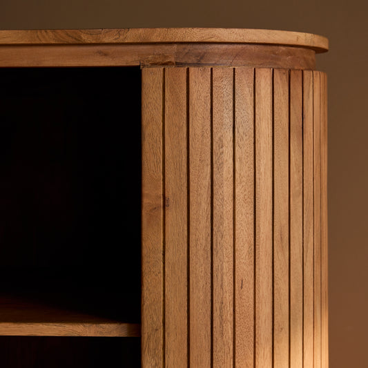 Hochschrank Solana Natur von lefurn.de, eleganter Wandschrank mit Holzoptik, Stauraum und modernem Design.