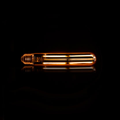 Helles Leuchtmittel Glühbirne 8473 von lefurn.de, energiesparend und langlebig, mit klarer Glasoptik.