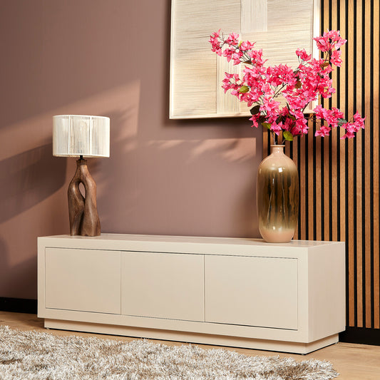 Helles Lowboard Brussel Sand 150 von lefurn.de mit Stauraum, modernes Design, aus Holz in Sandfarbe, für Wohnzimmer.