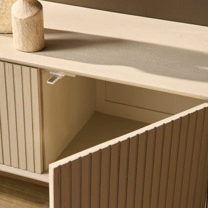Helles Lowboard Madison Sand 165 von lefurn.de mit Stauraum und modernem Design, auf hellem Holz optisch ansprechend präsentiert