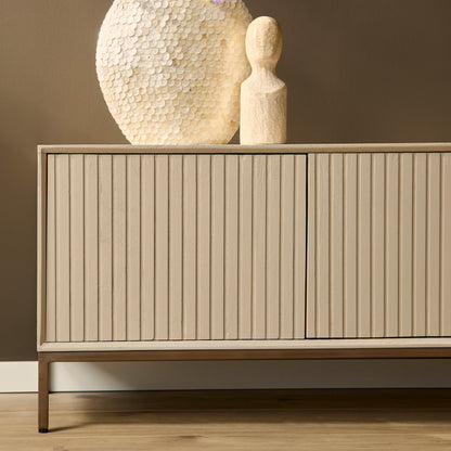 Helles Lowboard Madison Sand von lefurn.de mit 165 cm Breite, modernes Design, Stauraum und Ablageflächen, für das Wohnzimmer