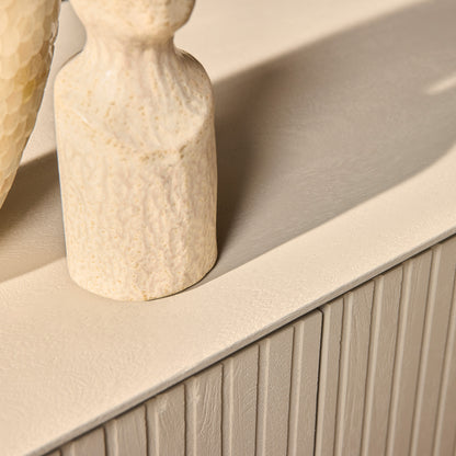 Helles Lowboard Madison Sand von lefurn.de mit 165 cm Breite, modernes Design, Holzoptik und Stauraum.
