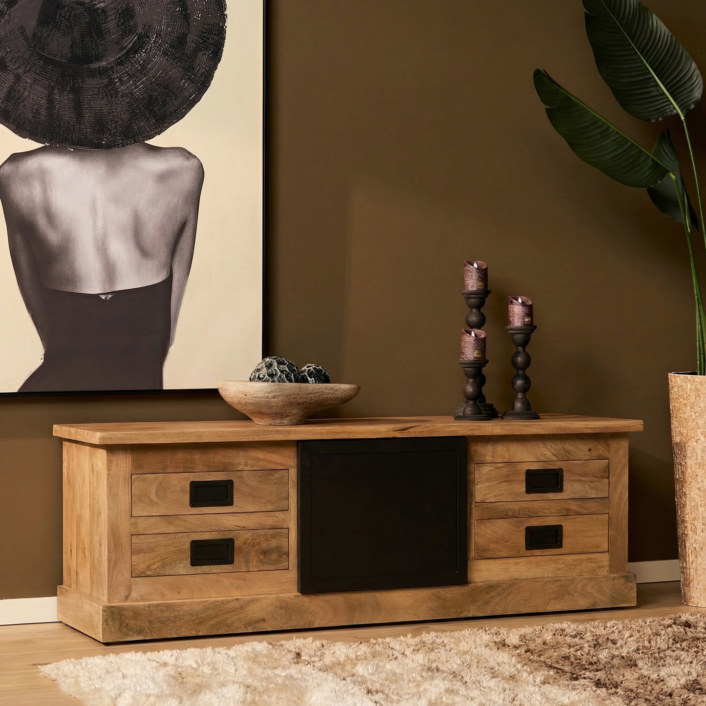 Modernes Lowboard Noa 155 von lefurn.de mit stilvollem Design und Stauraum, sichtbar in hellem Holzfinish.