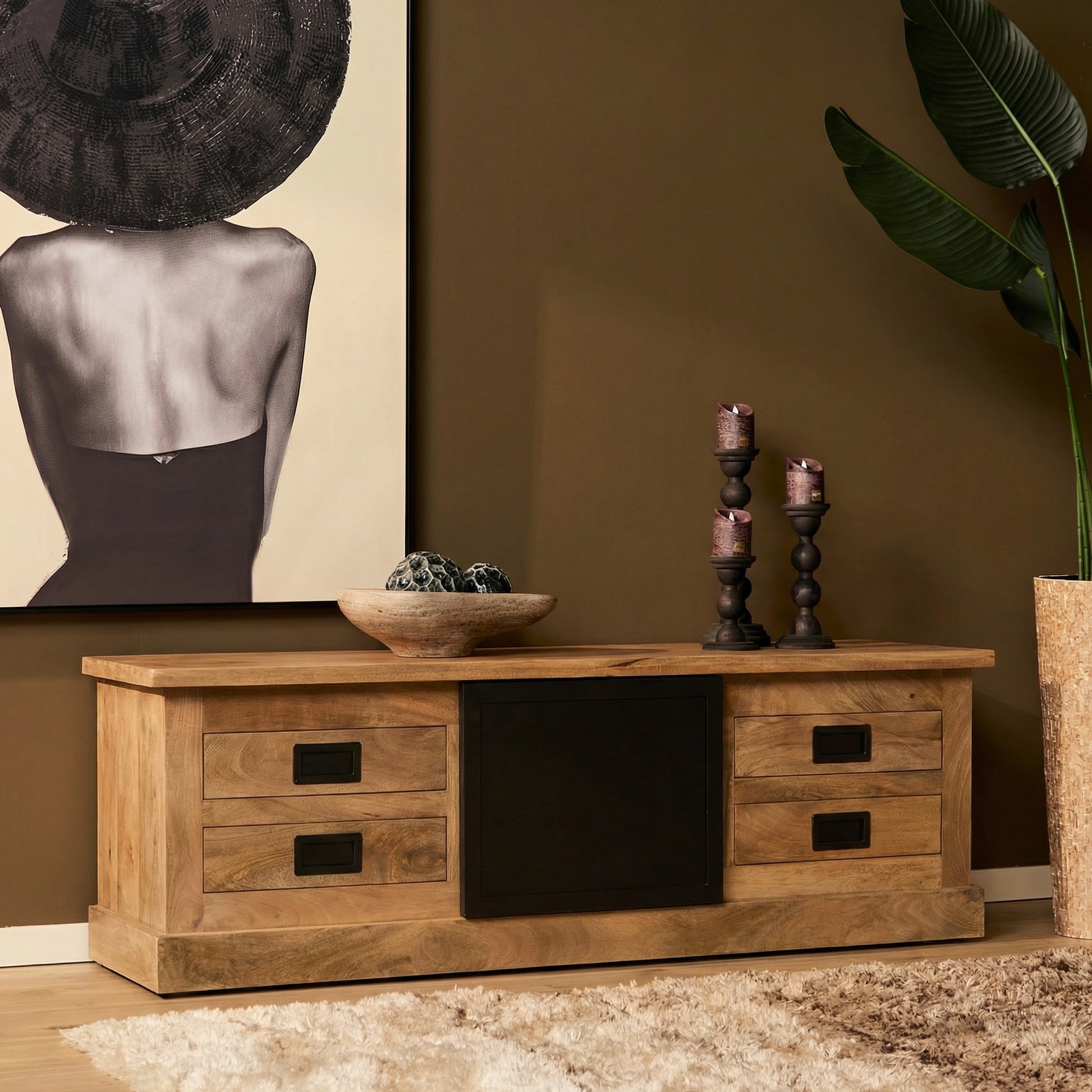 Modernes Lowboard Noa 155 von lefurn.de mit stilvollem Design und Stauraum, sichtbar in hellem Holzfinish.