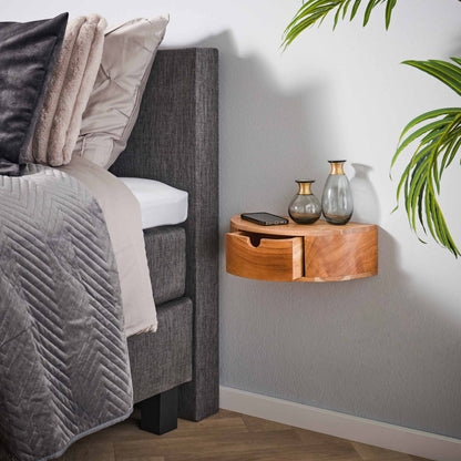 Moderner Nachtschrank Curve von lefurn.de mit stilvollem Design und praktischem Stauraum, abgebildet auf whitefarbenem Hintergrund.