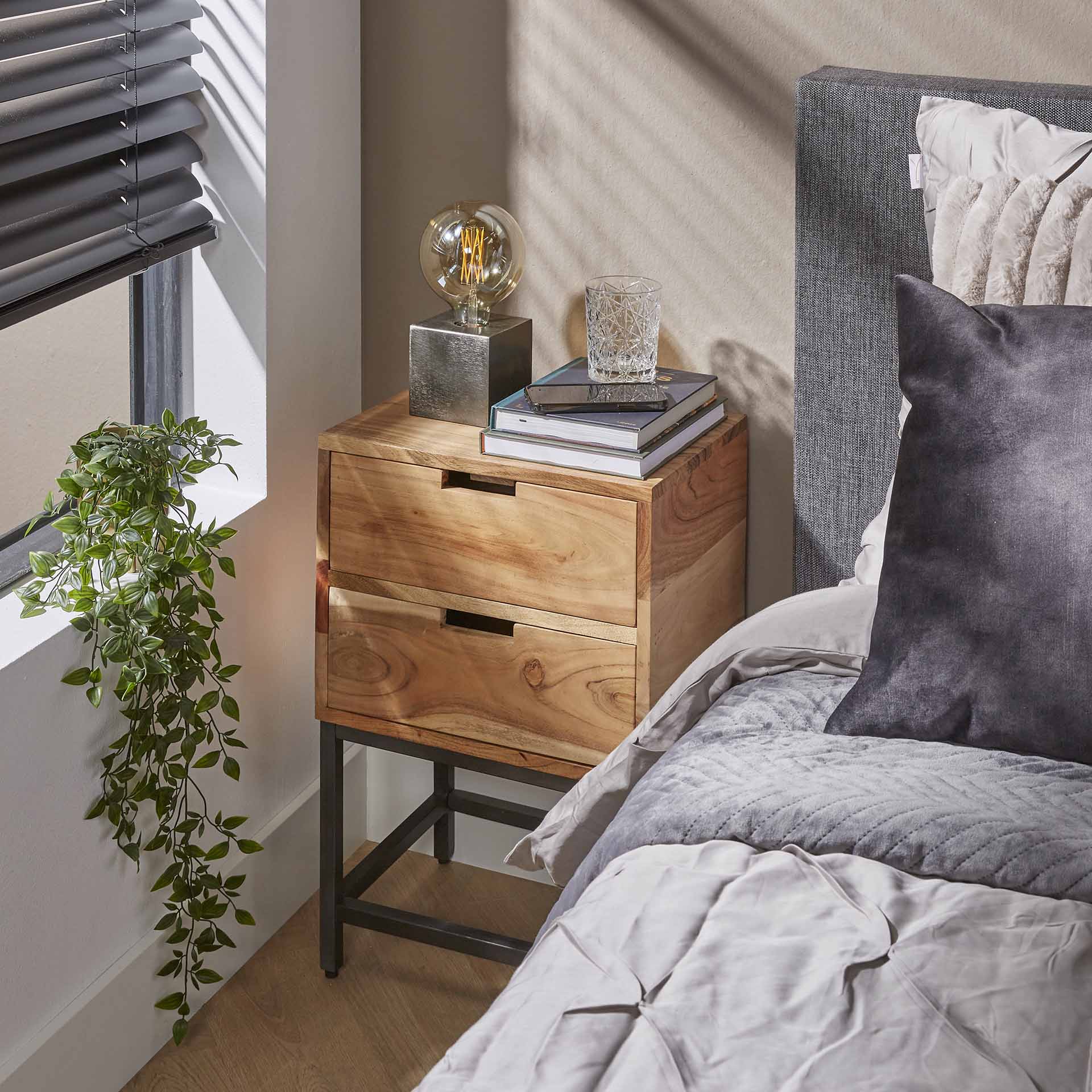 Nachtschrank Flat 2 - lefurn.de