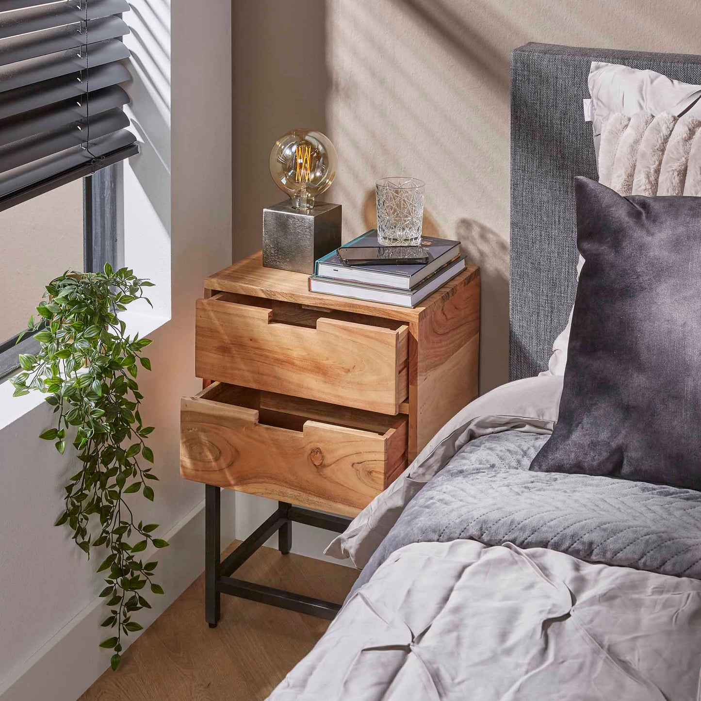 Nachtschrank Flat 2 - lefurn.de